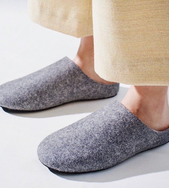 A New Way of Building a Felted Slipper